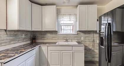 Modern 4BR/2BA Home Family Friendly • Close to Major Attractions – Paulsboro
