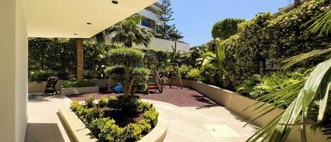 المنطقة المحيطة بالمنشأة