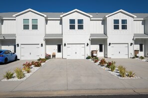 Exterior - Tranquil Coastal Escape - Just Steps to the Beach - Bikes included (Port St. Joe)