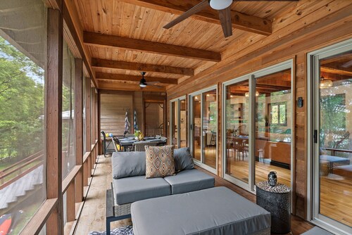 Lakeside Landing -Lakefront, Firepit, Dock, Canoe