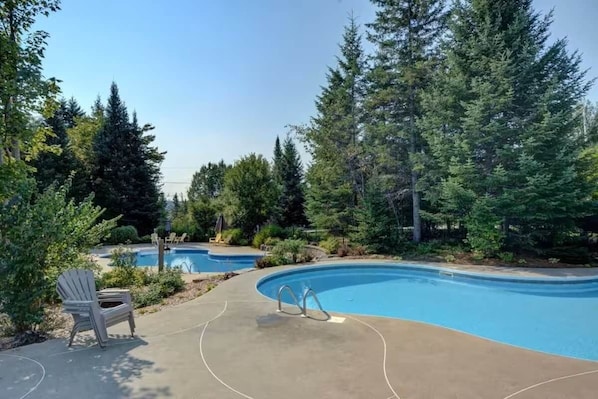 Piscine extérieure, piscine chauffée