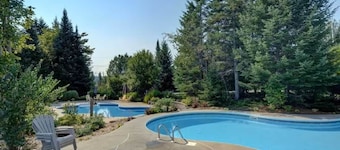 Mont Tremblant ~ The Bête Bunker ~ Golf & Skiing