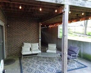Terrace/patio - FIFA World Cup - Spacious 1-bedroom patio apartment in charming Overland Park. (Overland Park)