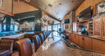 Resort with 2 bedrooms, and Kitchen, and a living room in gorgeous Stateline