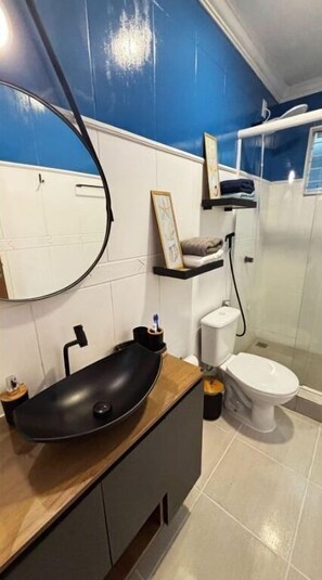 Dusche, Handtücher, Seife, Toilettenpapier
