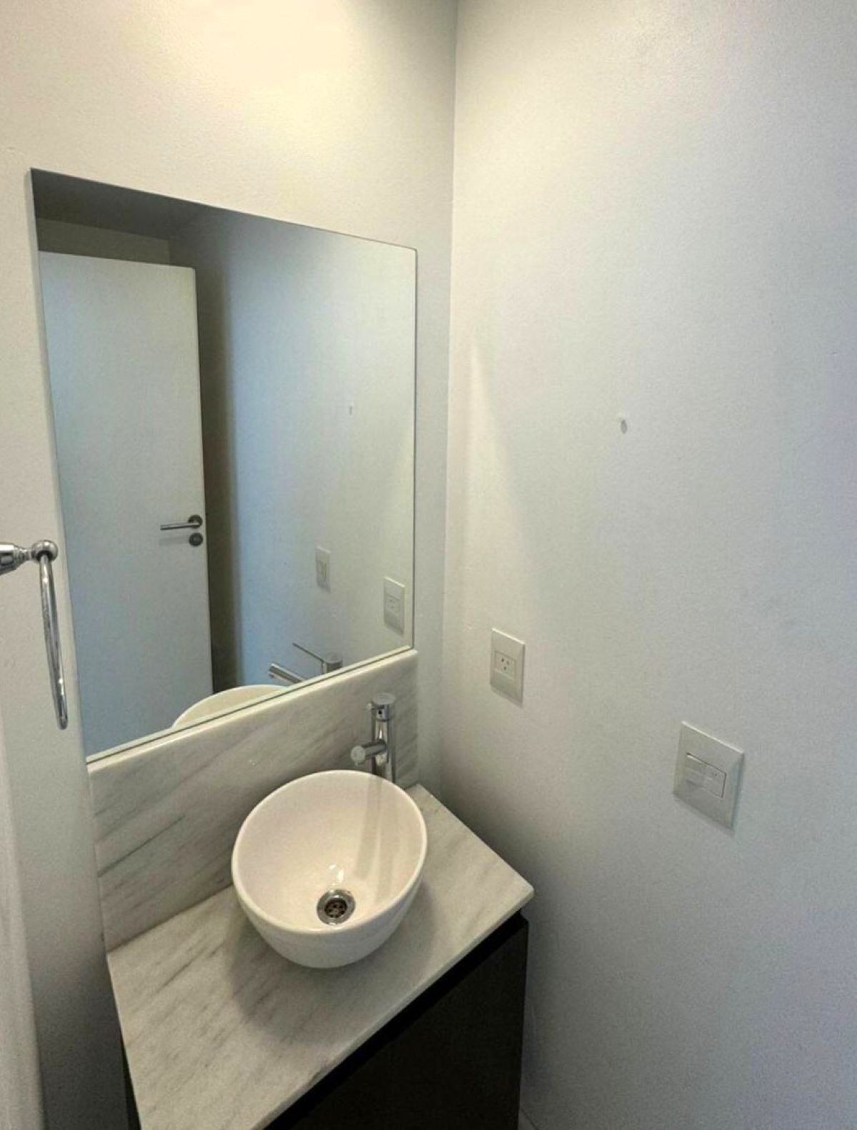 Ducha, secador de pelo, bidet, toallas