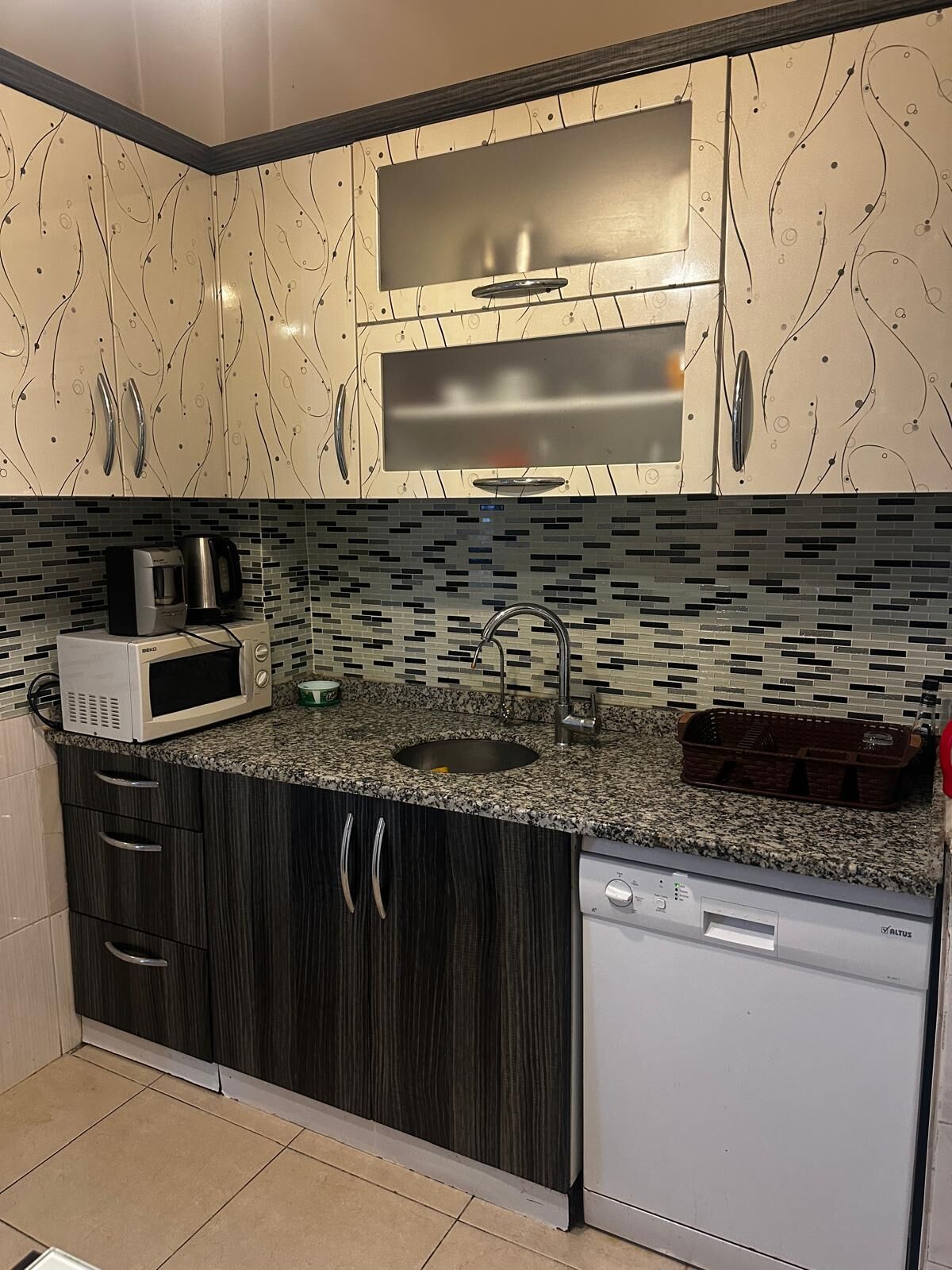 Leilighet – deluxe, balkong, byutsikt | Delt kjøkken | Kaffetrakter/tekoker og vannkoker