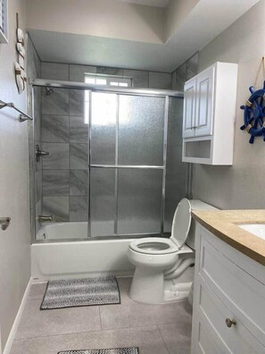 Bathroom - Beautiful Waterfront Ranch (Erie Township)