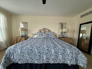 5 bedrooms, WiFi, bed sheets - The Battlefield Getaway (Monroe)