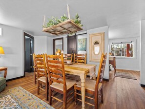 Dining - Hyacinth 766, street level 3 bedroom triplex unit, close to University (Laramie)