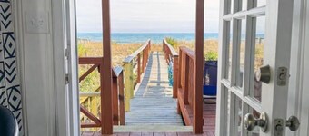 ~NEW~ Oceanfront Vintage‑Modern Cottage • Beachfront • Steps to Boardwalk Fun