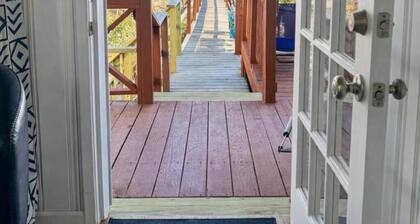 ~NEW~ Oceanfront Vintage‑Modern Cottage • Beachfront • Steps to Boardwalk Fun