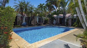 Pool - Cozy 2-bedroom condo in fabulous Playas del Coco just 150m from the beach! (Playas del Coco)