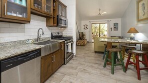 Private kitchen - Cozy 2-bedroom condo in fabulous Playas del Coco just 150m from the beach! (Playas del Coco)