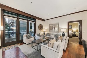 Interior - Two-Bedroom · 2 Bath · Ground-Floor · Sleeps 6 (Truckee)