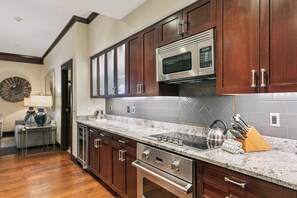 Fridge, microwave, oven, stovetop - Two-Bedroom · 2 Bath · Ground-Floor · Sleeps 6 (Truckee)