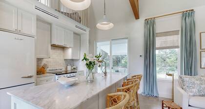 Off-Grid & Elegant Farmhouse Near Somerville Lake