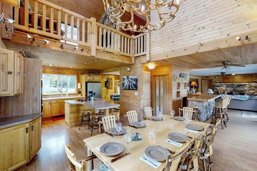 Dock + Lakefront! Family-Friendly Michigan Getaway