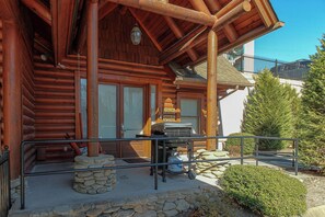 Property grounds - Near Dtwn Pigeon Forge! Multi-Level Cabin w/ Pool (Pigeon Forge)