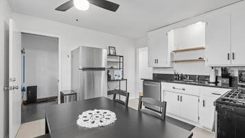 House (4 Bedrooms) | Private kitchen | Microwave, oven, stovetop, dishwasher