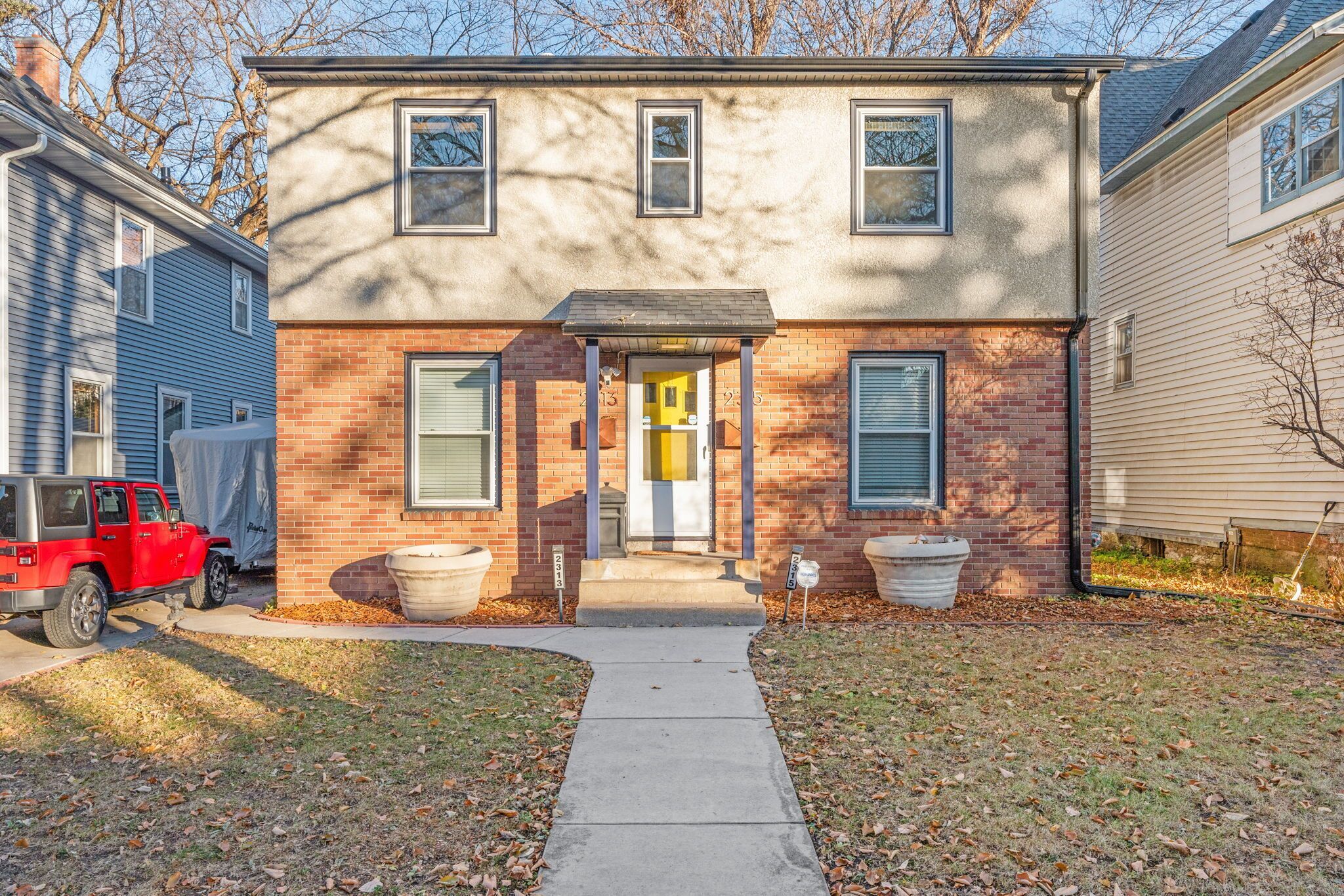 House (4 Bedrooms) | Exterior