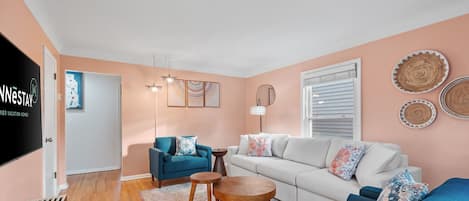 House (4 Bedrooms) | Front of property