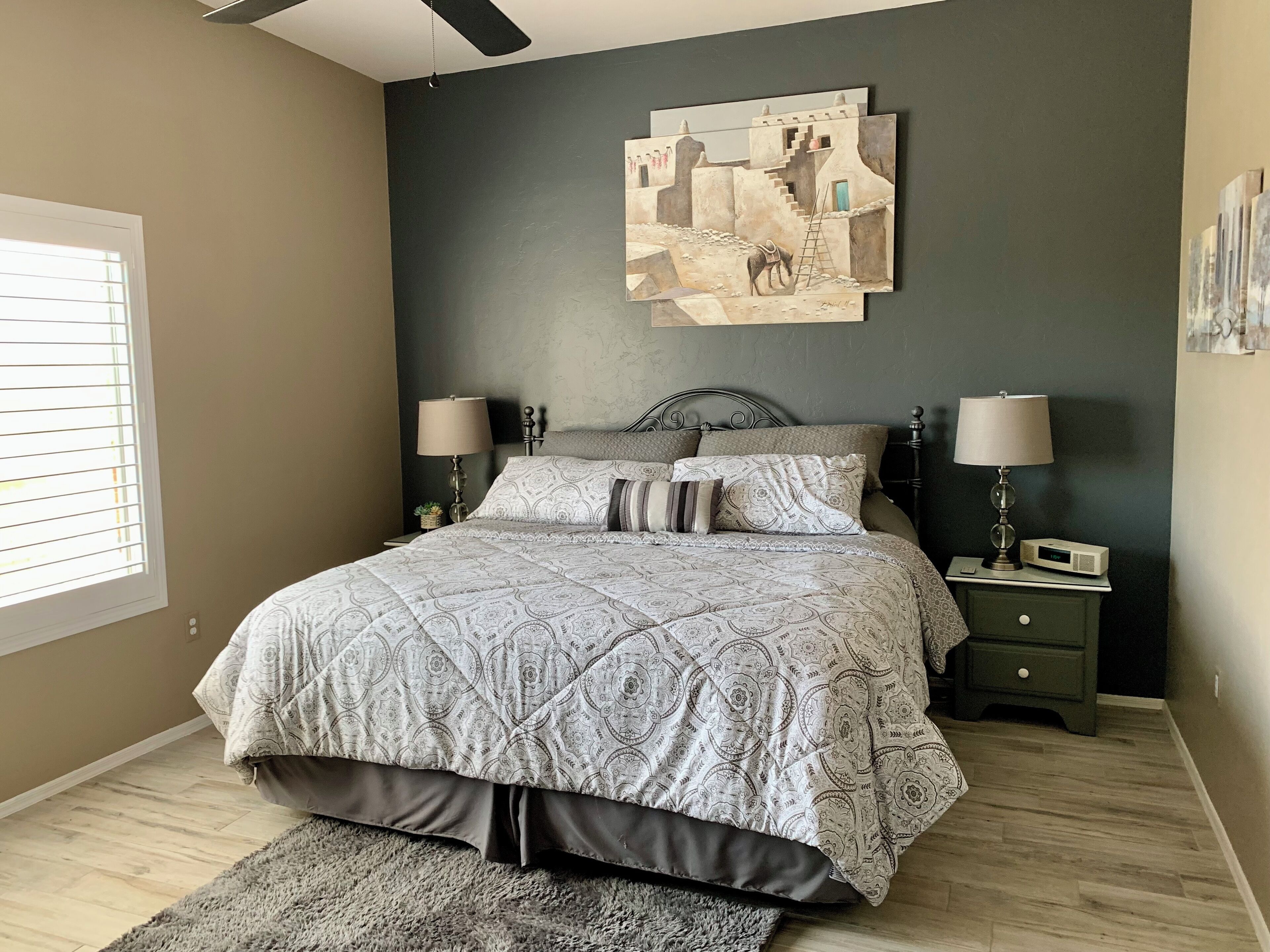 Fer et planche à repasser, Wi-Fi gratuit, draps fournis