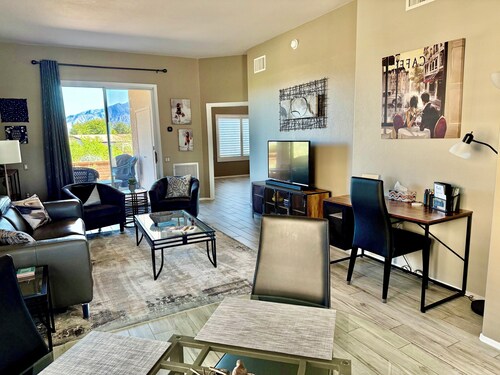 Beautiful Villa with Remarkable Mountain Views