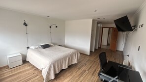 Desk, iron/ironing board, free WiFi - Hotel Piedra Cruz (Arauco)