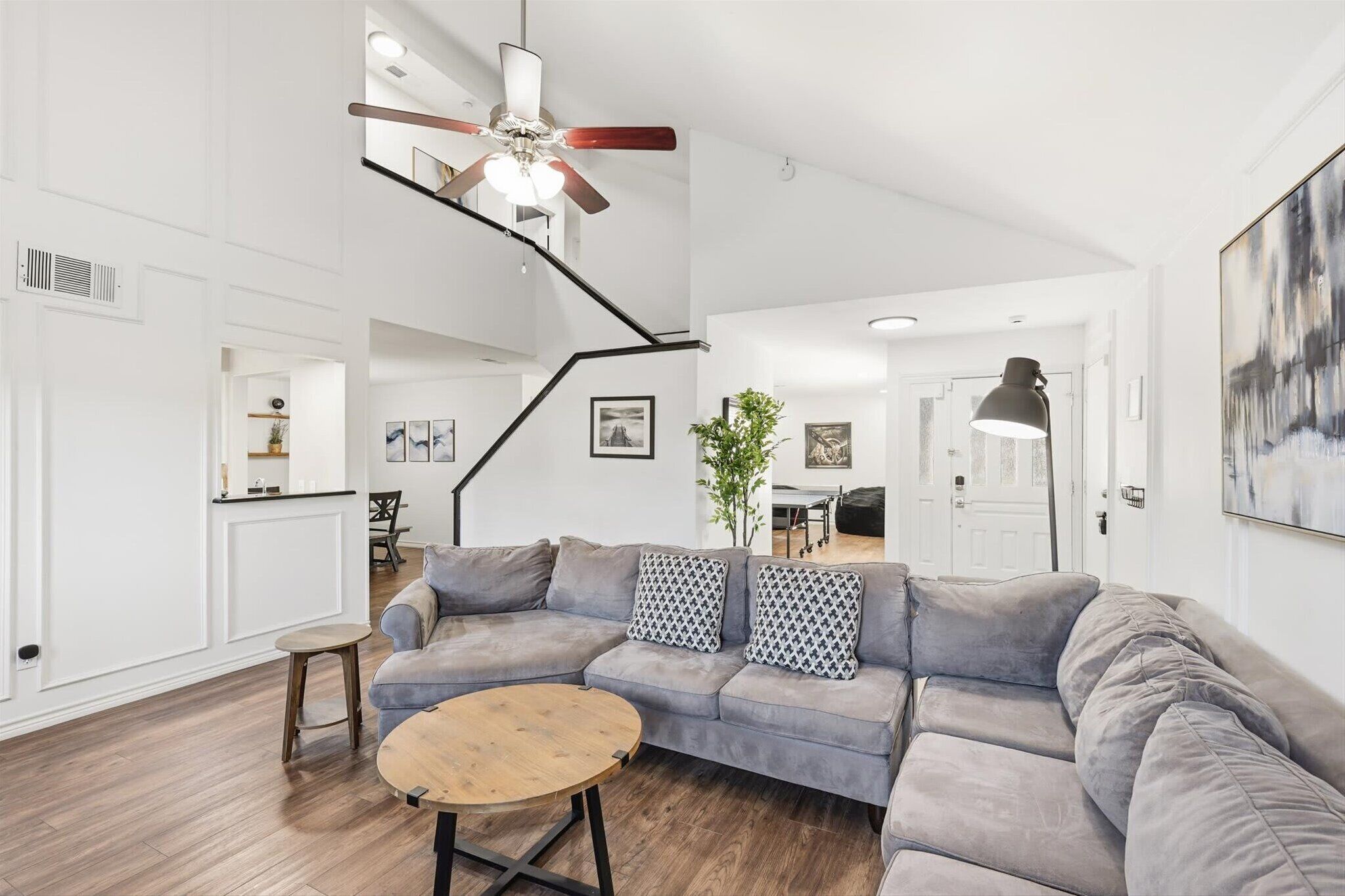 TV, fireplace, offices