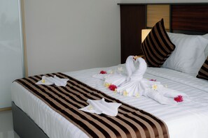 WiFi, bed sheets - Casa Verona Villa Lovina Bali (Buleleng)