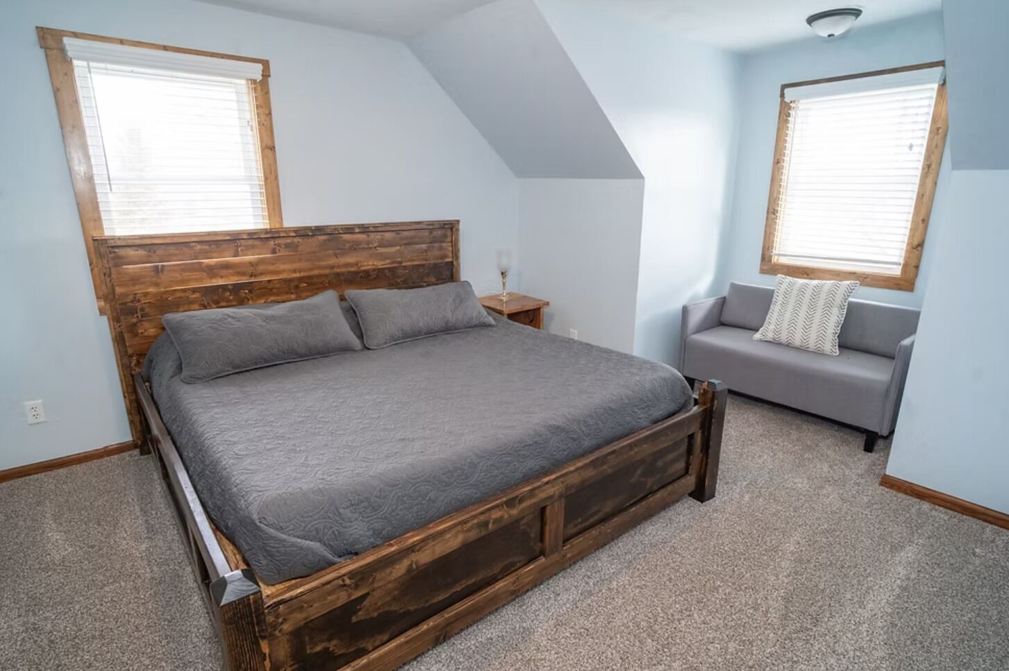 3 bedrooms, bed sheets