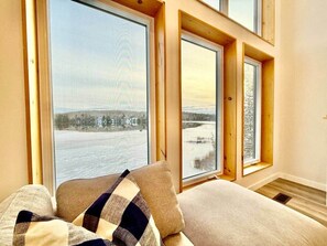 Interior - Muskoka Retreat on Bay Lake (Perry)