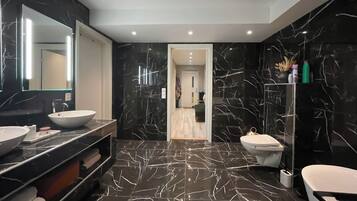 Huis, 3 slaapkamers, balkon | Badkamer