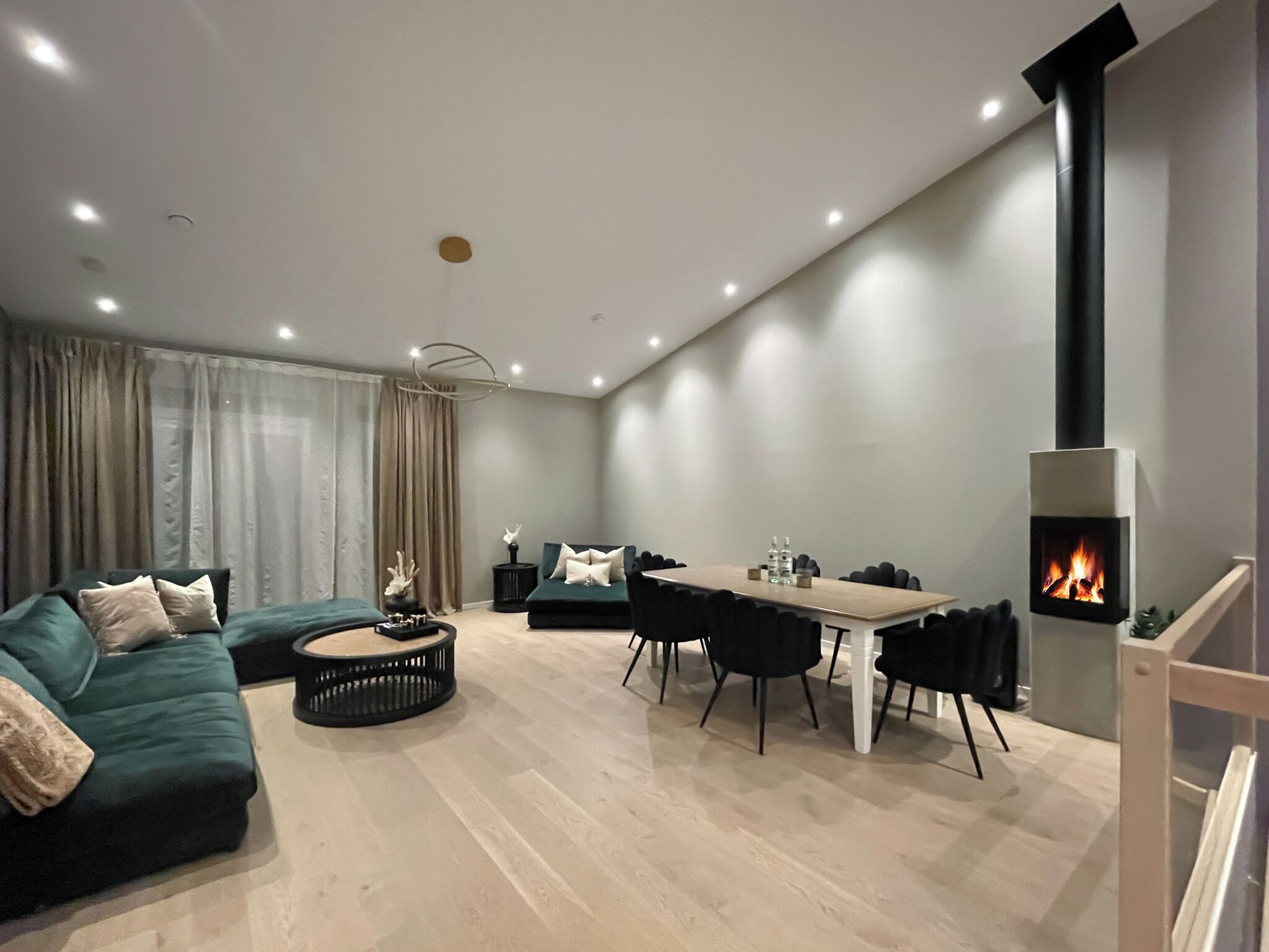 Hus, 3 soverom, balkong | Oppholdsrom