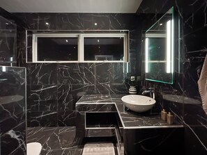 House, 3 Bedrooms, Balcony | Bathroom - Cozy 3 Bedroom Holiday Home in Drammen, Norway (Drammen)