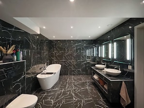 House, 3 Bedrooms, Balcony | Bathroom - Cozy 3 Bedroom Holiday Home in Drammen, Norway (Drammen)