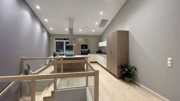 House, 3 Bedrooms, Balcony | Interior