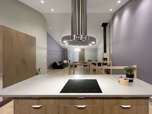 House, 3 Bedrooms, Balcony | Living room