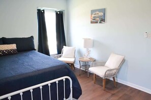 3 habitaciones, tabla de planchar con plancha, cuna de viaje y wifi 