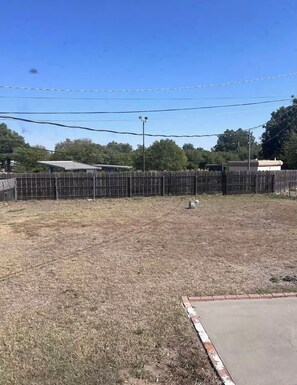 Property grounds - Cozy 2-bedroom house in Enid (Enid)