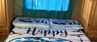 Enjoyable 1-bedroom caravan with AC in charming Eagle Mountain