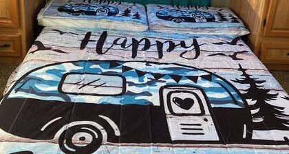 Enjoyable 1-bedroom caravan with AC in charming Eagle Mountain