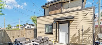 Chic 1BR Laneway House in South Vancouver