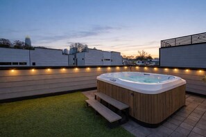 Terrace/patio - Family Retreat: Hot Tub, Free Parking & View (Charlotte)
