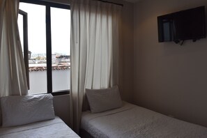 9 عدّة غرف نوم وواي فاي مجان ًا وملاءات أسرّة