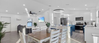  Waterfront 4-bedroom house in charming Cape Coral pet friendly newly build