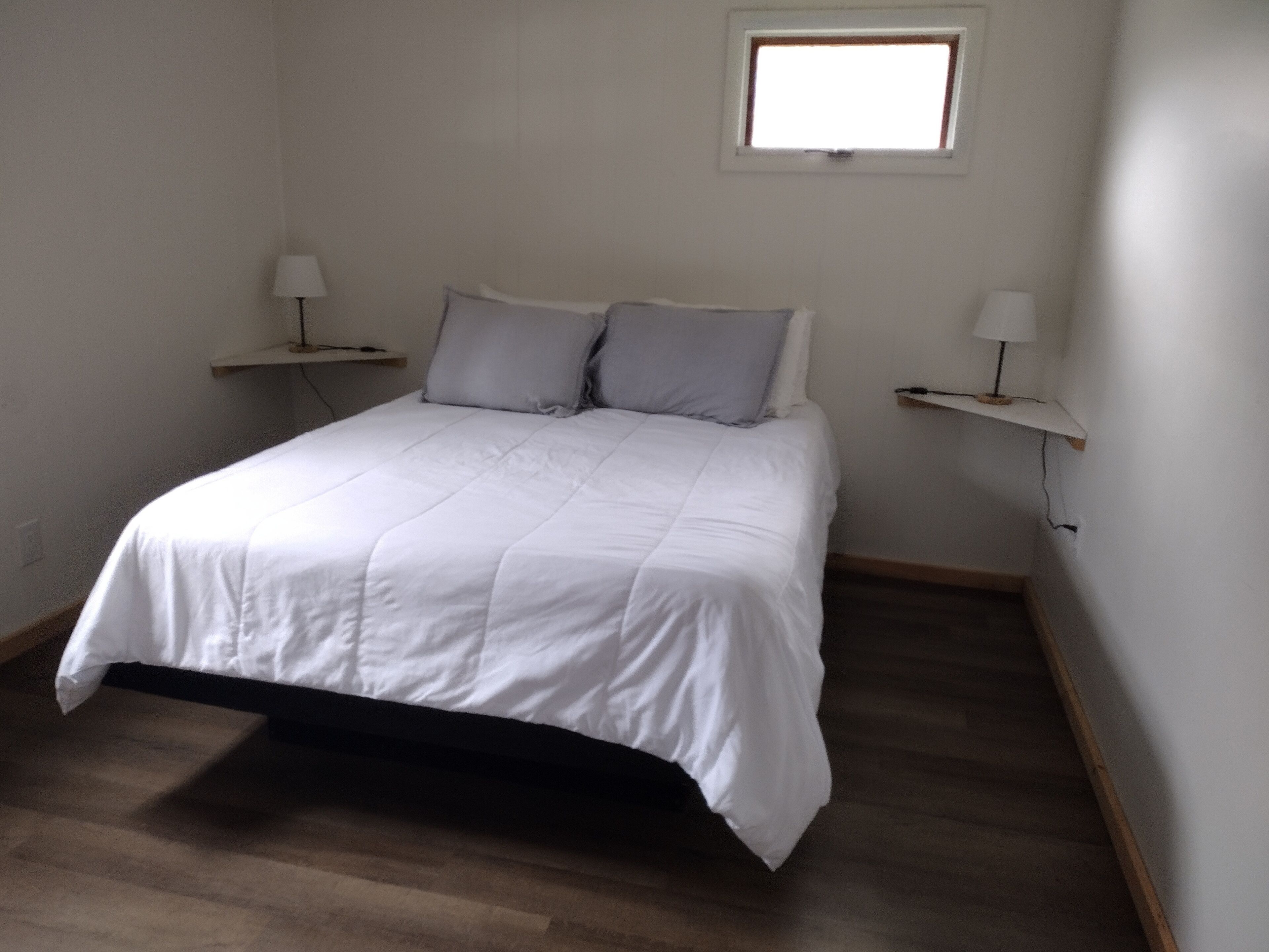 2 chambres, fer et planche à repasser, Wi-Fi gratuit, draps fournis