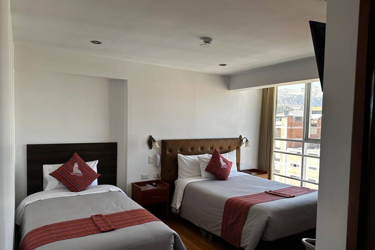 مكتب ومكواة/لوح كي وواي فاي مجانًا وتسهيلات لدخول الكراسي المتحركة