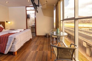 مكتب ومكواة/لوح كي وواي فاي مجانًا وتسهيلات لدخول الكراسي المتحركة